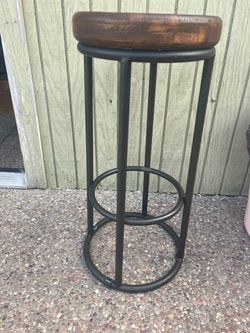 Bar stool
