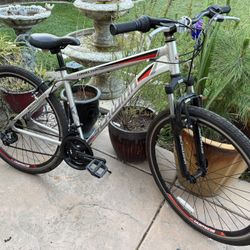 Schwinn Hybrid Bike 