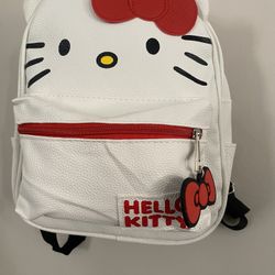 🎁🎁🎁BONITA MINNI BACKPACK HELLO KITTY NUEVA