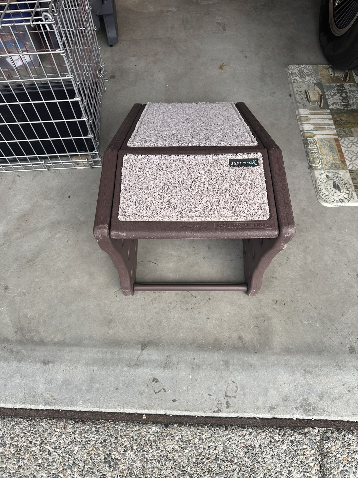 Pet Ramp Indoor/ Outdoor Heavy Duty Plastic W/ Non-slip Mat On Ramp