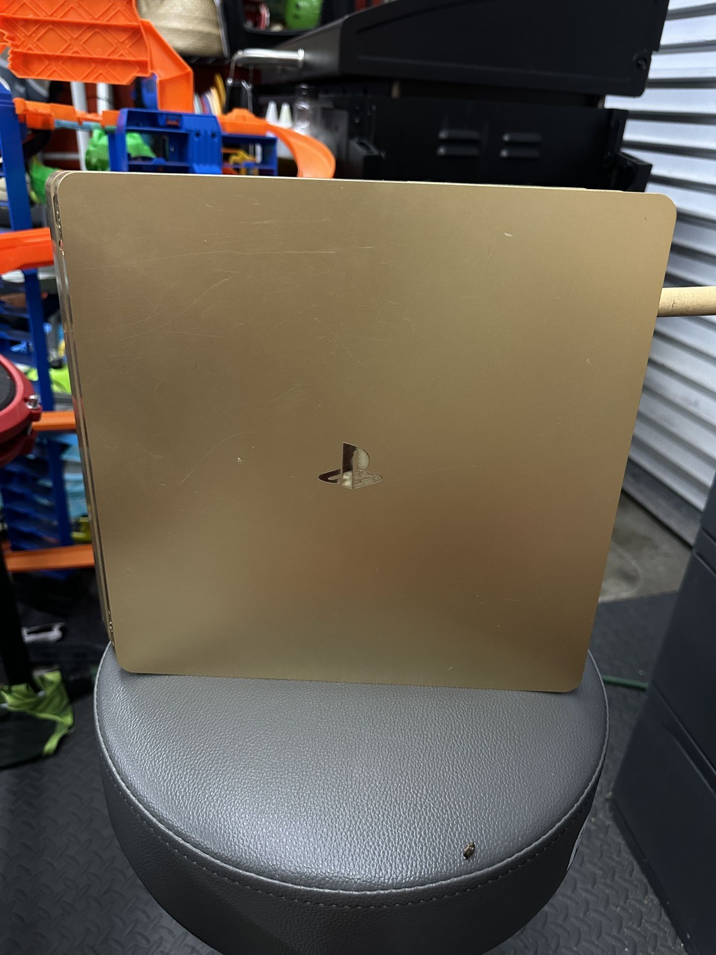 Gold PS4 With Scuf Pro Controller & Games