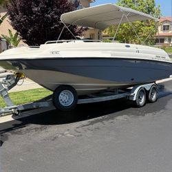 Bayliner Boat 