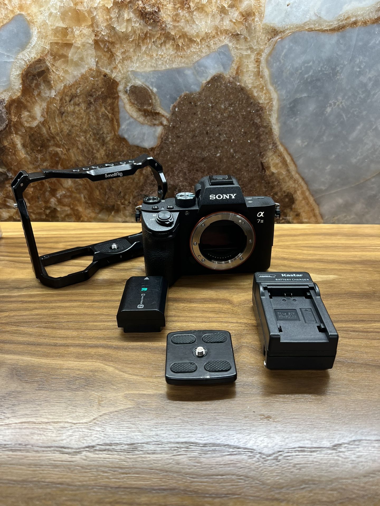 Sony Alpha a7M III 24.2 MP Digital SLR Camera Body  6233 Shutter Actuations ,Sony,Sony a7M3,Sony a 7 III,Sony Alpha a7M3,Mirrorless Camera 