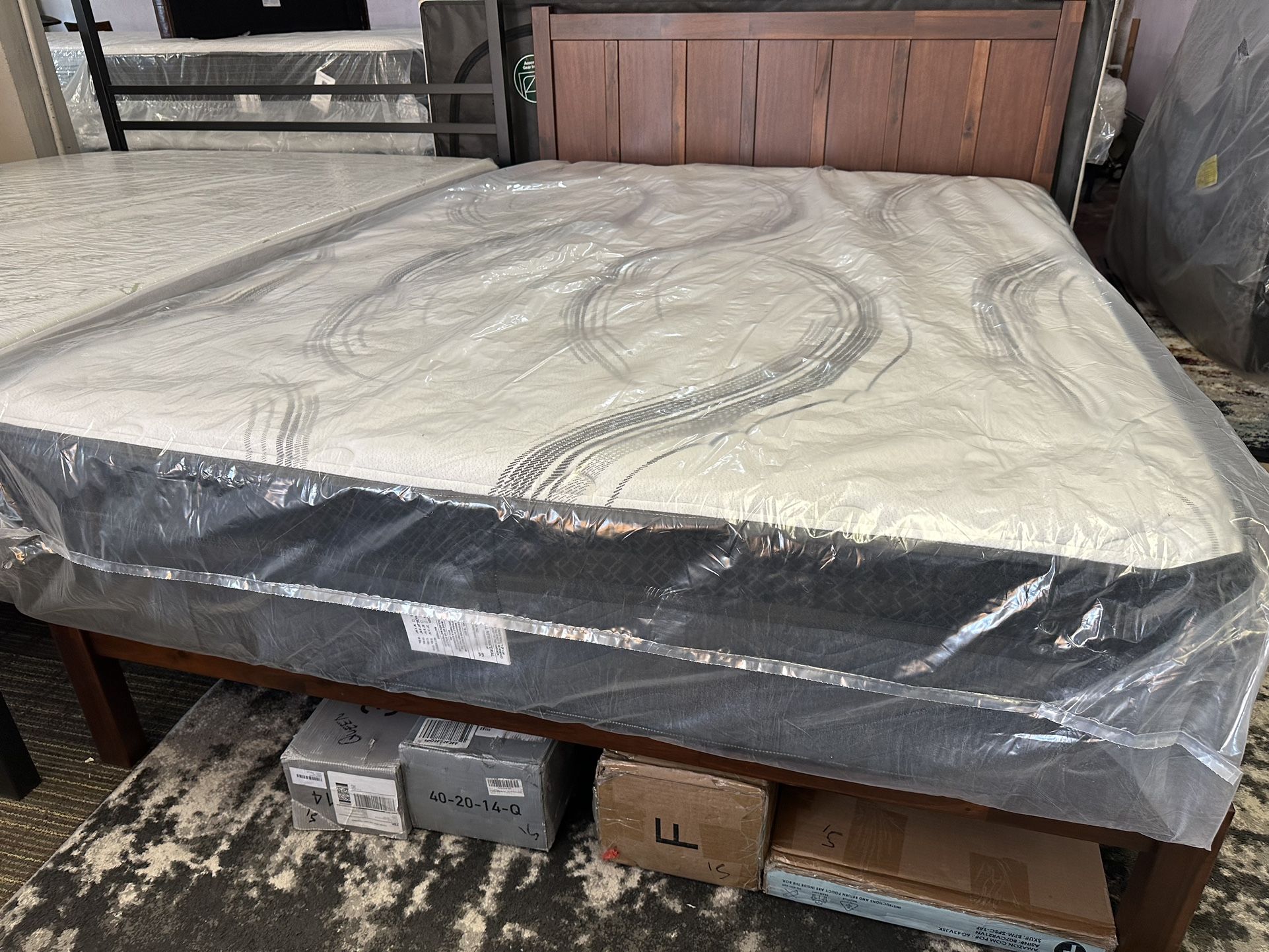 New 13” Queen CoolGel Hybrid Mattress 🎃 $39 Initial Payment & 100 Payment Plan Available 🎃