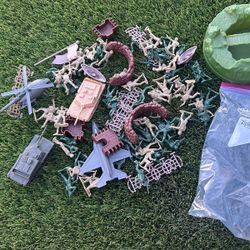 Army Soldiers Figures Toy Lot Plastic