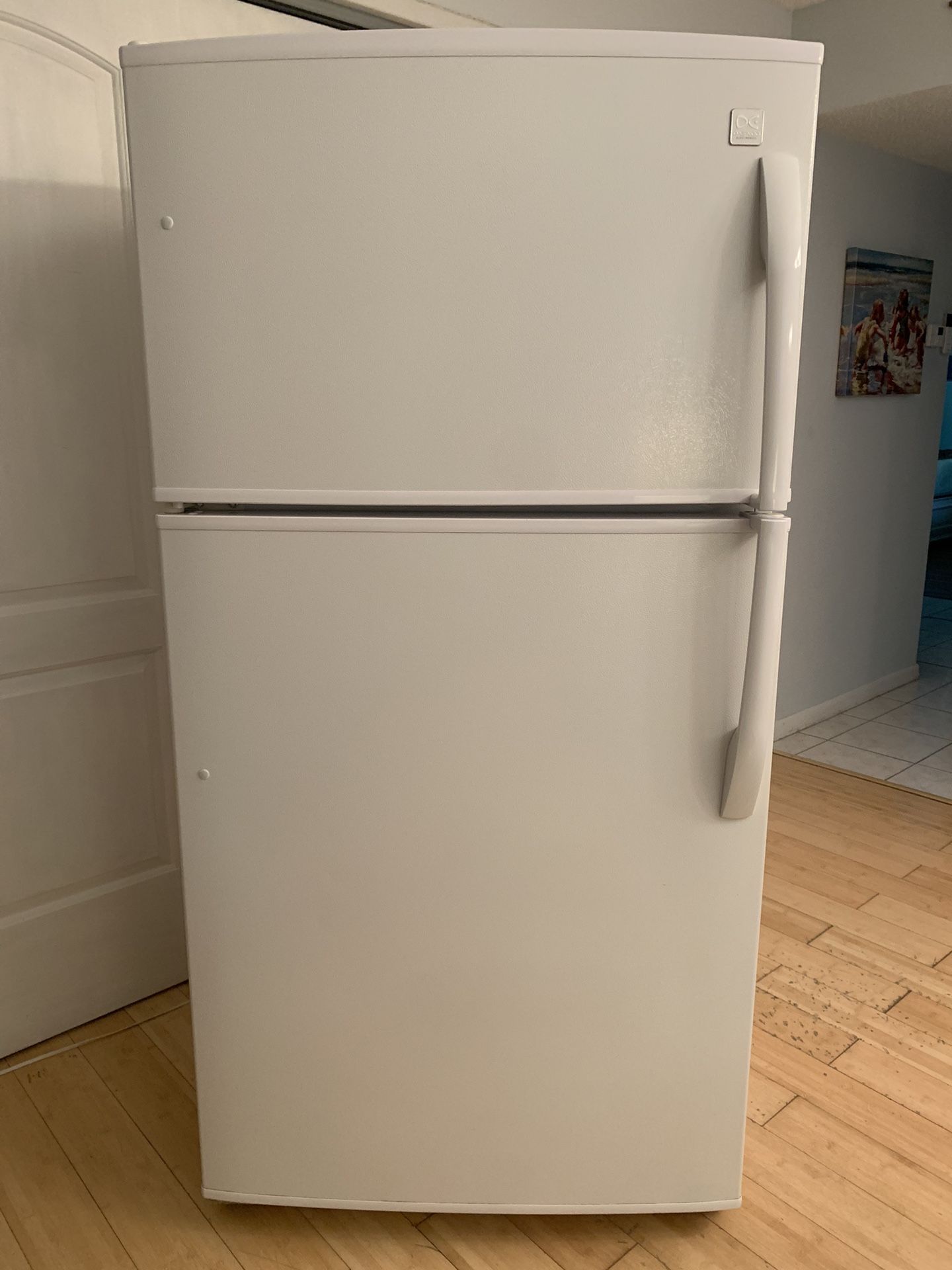 Daewoo White Top Freezer / Bottom Fridge / Works Great/ Great Condition/ OBO
