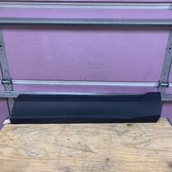 2015-2019 Ford Edge Front Right Lower Door Molding / Trim OEM 