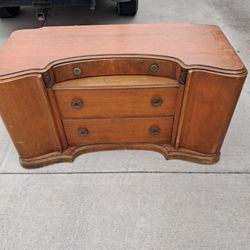 Dressing Table And Mirror
