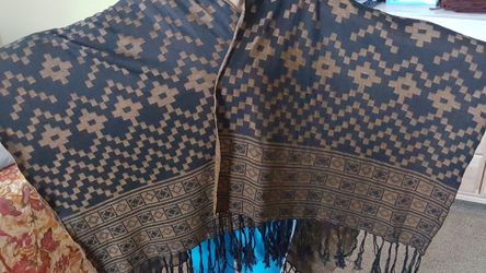 Woman's poncho 25obo