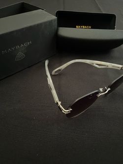 Grey Maybach Sunblockers