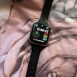 Apple Watch SE GPS (32 Storage Of Gigabytes)