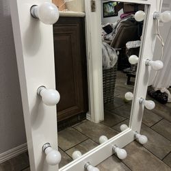 Vanity Mirror With Light