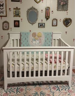 Delta convertible crib and mattress