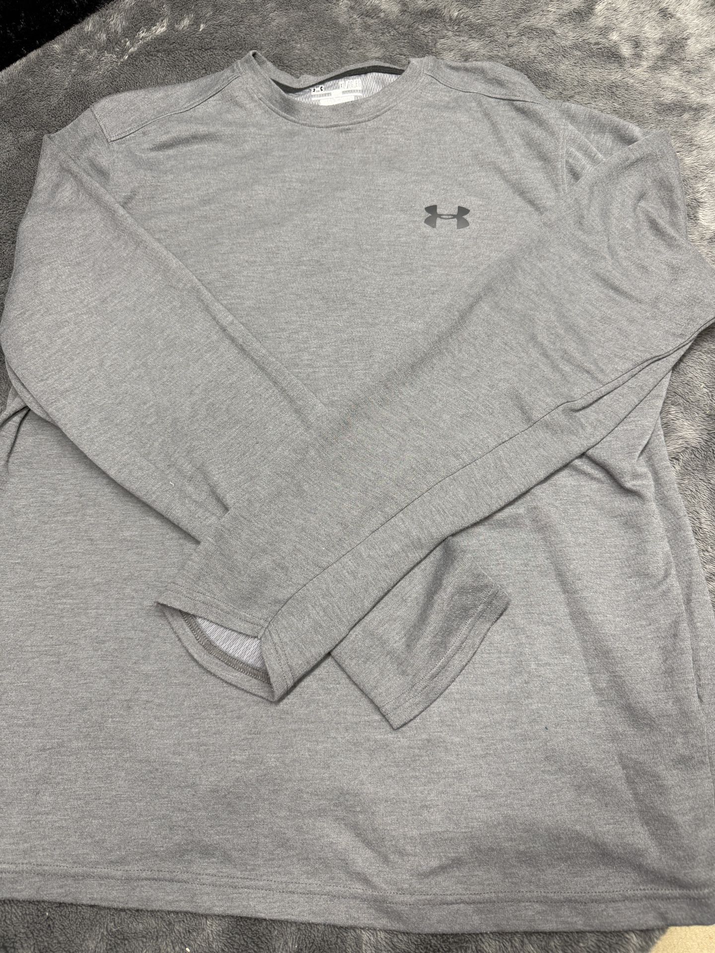Under Armour Men’s XL Long Sleeve Men’s XL T-Shirt!