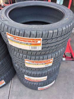 Arroyo Grand Sport A/S 225/45ZR18 95W XL Tires