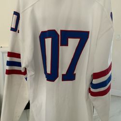 Men’s White Top Hockey Jersey Large 