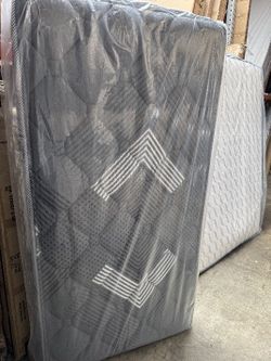 Twin Size Oasis Thermal Comfort Europillow Top Matres!!!