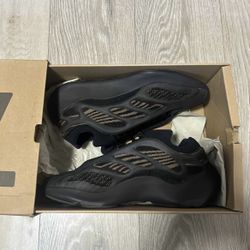 Yeezy 700s V3 Clay Browns 