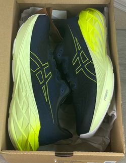 ASICS Novablast 4 Black/Blue Expanse Running/Trainer Shoes - 1011B693-003 - Men’s Size 8.5 - New in Box