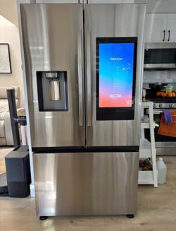 2026 Samsung 30 cu.ft. French Door Refrigerator w/ Family Hub