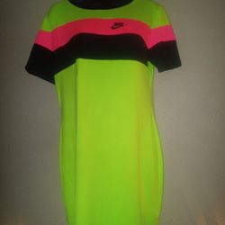 Dress Nike. New. Stretchy Material. Sizes Lrg, XL. Winter Sale