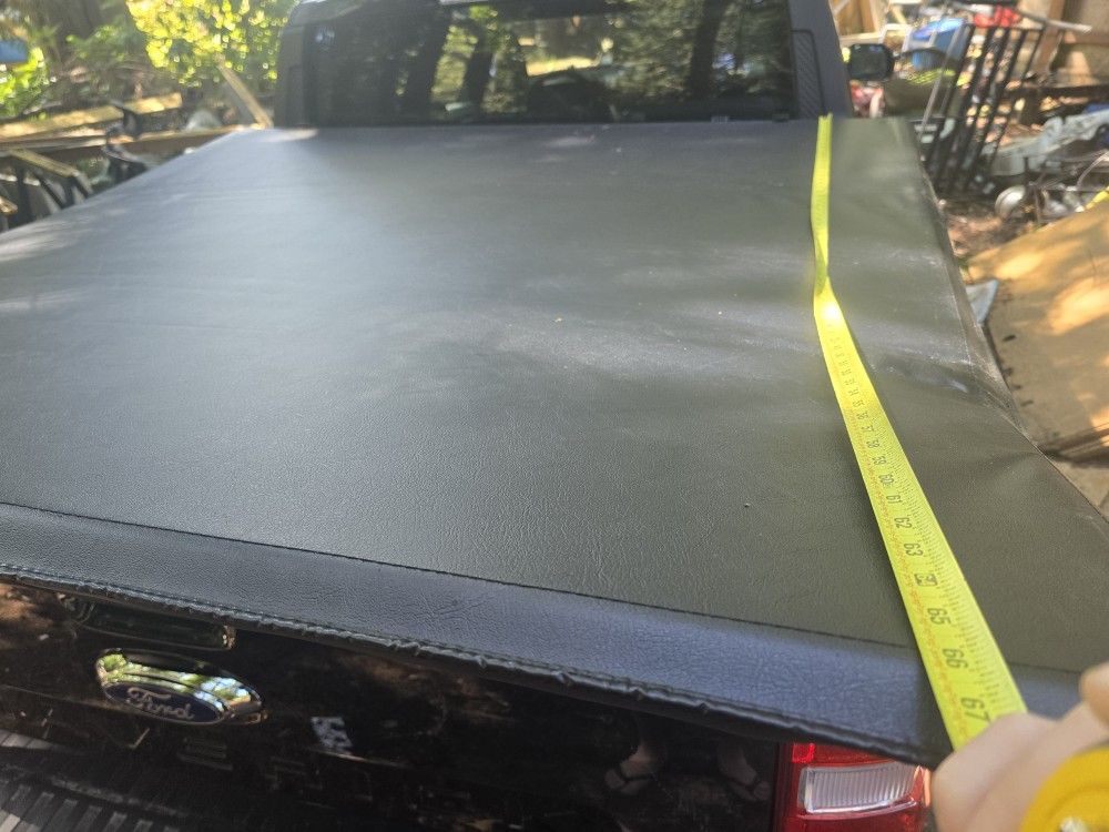 Trifold soft tonneau