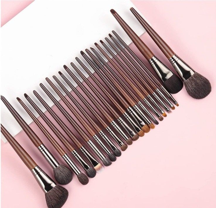 Makeup Brushes Natural hair....