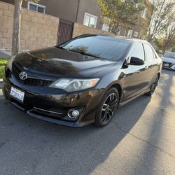 2013 Toyota Camry 4 Cyl  Automatic Back up Camera  158,xxx Great economic