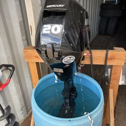 2020 Mercury 4 Stroke 20 HP Outboard 