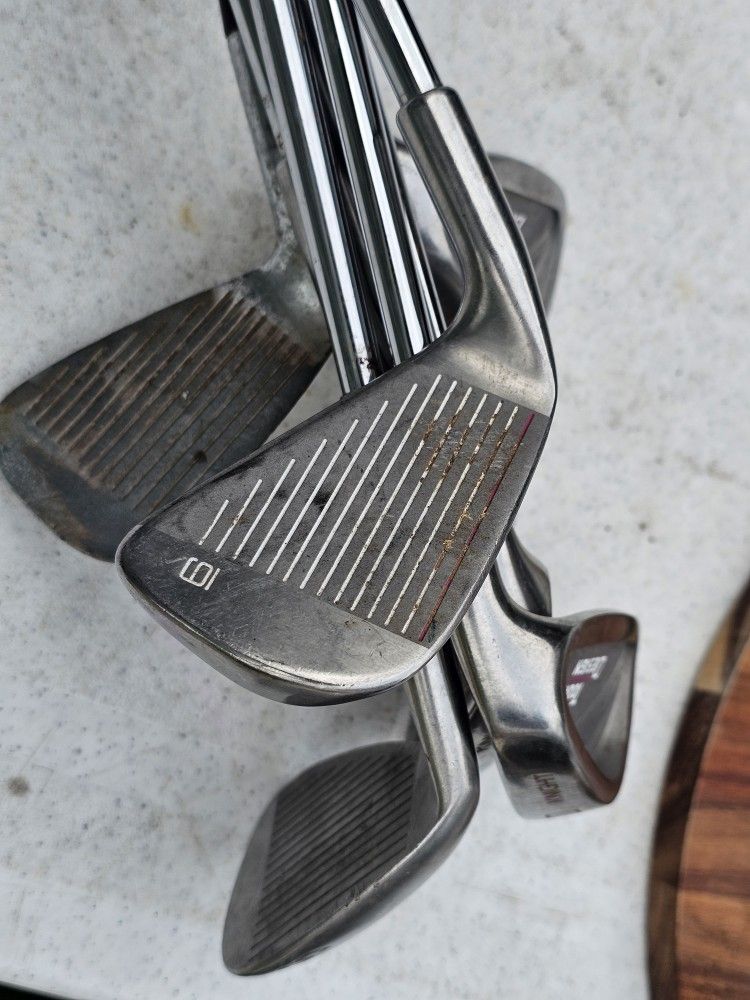 7 Miscellaneous iron set Right handed 5-SW (Knight Tour Design)
