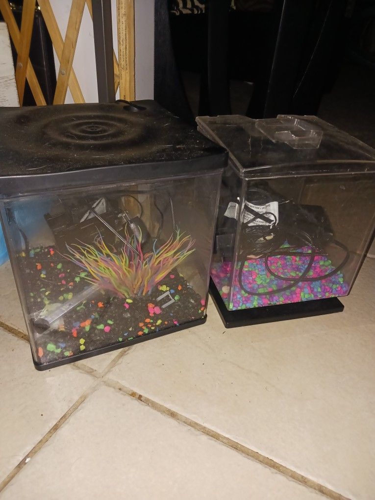 2 Nice Fish Tanks 1gal An 2gal All Come Decor Pumps Etc 14 Both Firm