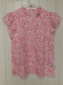 Women’s Small Pink shirt $1 (minimum $5 purchase to meet up)