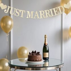 * “Just married” gold Banner ($5)