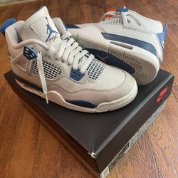 Air Jordan 4 Retro Military Blue
