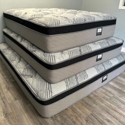 Queen Bamboo Plush Comfort Europillow Top 12inch Matres!!