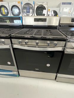 New Whirlpool 30 in Gas AirFry Stainless Steel Range