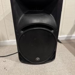 Mackie 450 speaker
