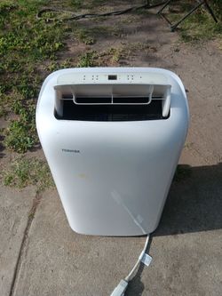 !! Aìr Conditioner  Toshiba  8,000 BTU No Hoses Firm Price No Attachments
