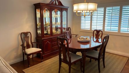 Impressions by Thomasville complete dining set