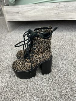 Shoes Boot Heels Leopard Size 7
