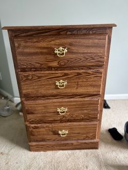 4-Drawer Wooden Dresser