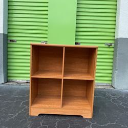 4 Cube Shelf / Clear Wood Organizer (2x2)