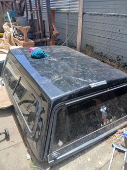 Leer Black Truck Camper Shell Topper
