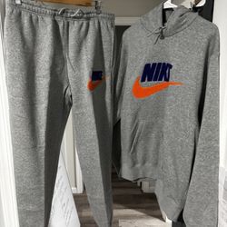 NWT Nike Mens Club chenille futura GREY FULL SWEATSUIT Hoodie (L) Pants (M) NEW