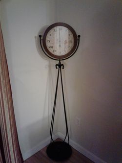 Pier one clock