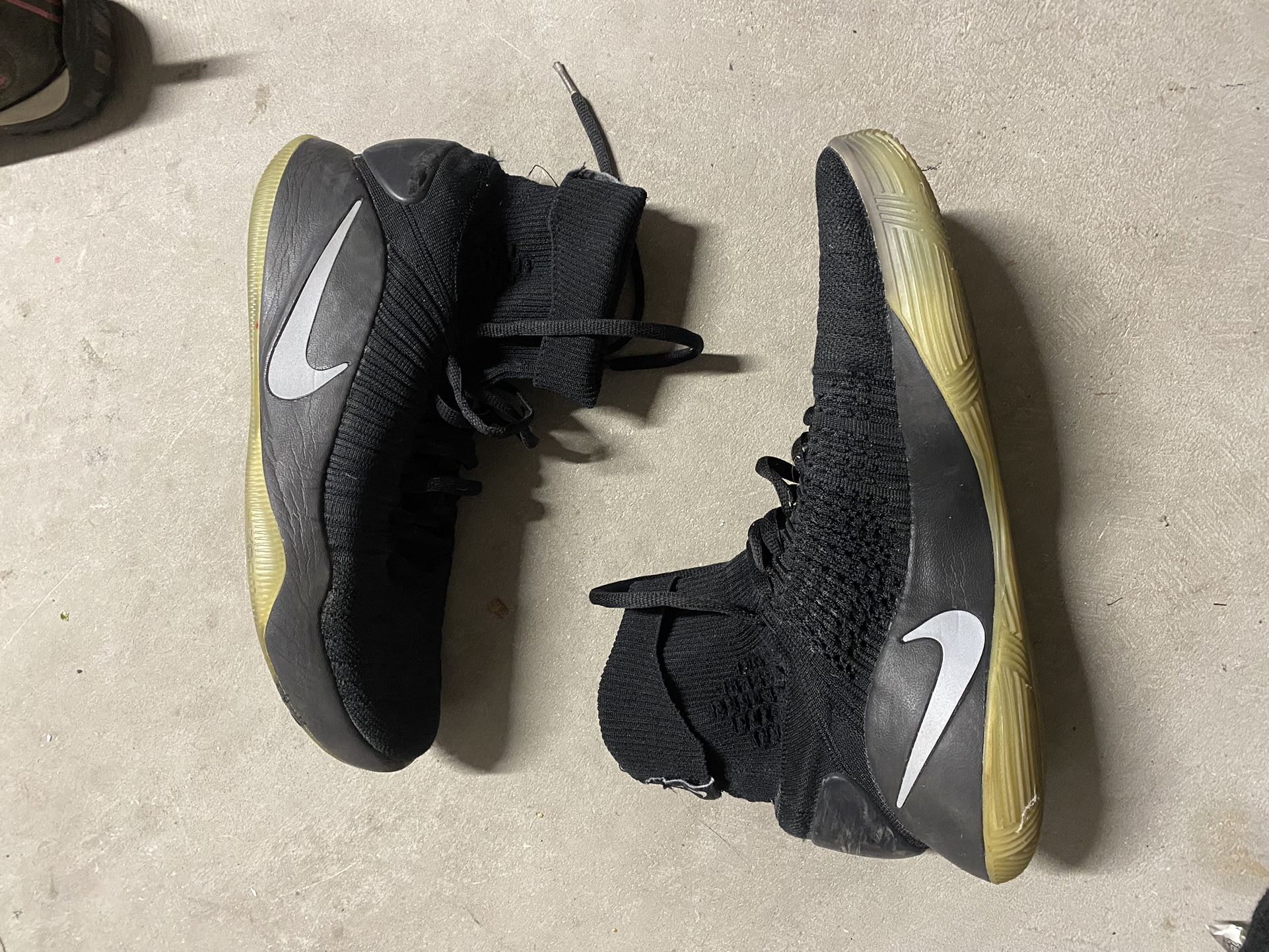 Black Nike Hyperdunk 2017 Elite basketball shoes