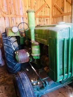 Antique John Deer 🚜 Tractor!