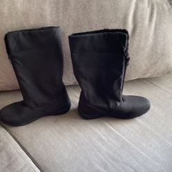 Size9M All Weather Black Insulated Boots