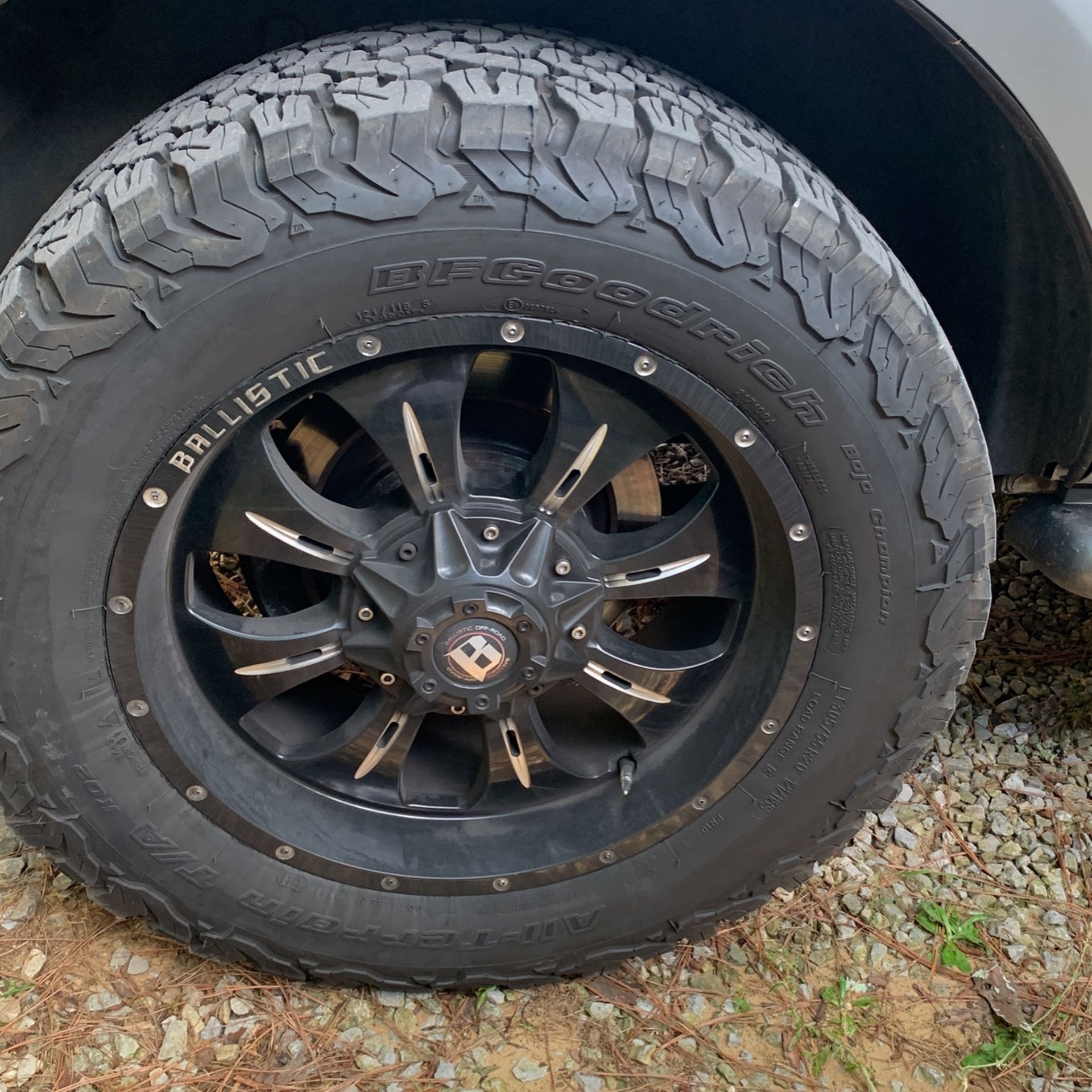 305/55R20