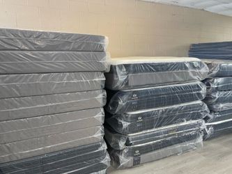 QUEEN MATTRESSES